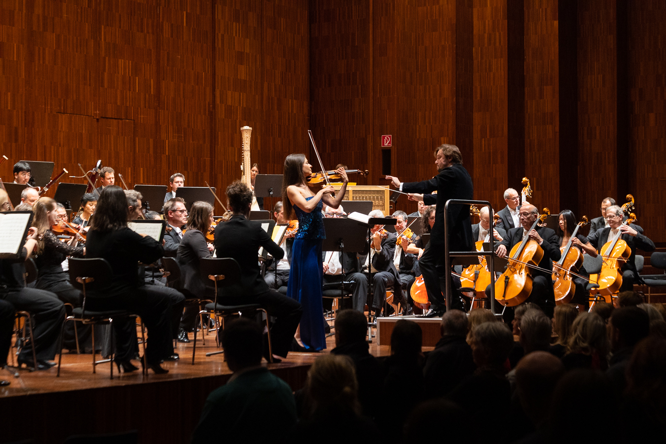 Das Tiroler Symphonieorchester Innsbruck unter Ainārs Rubiķis und mit Arabella Steinbacher (Violine)